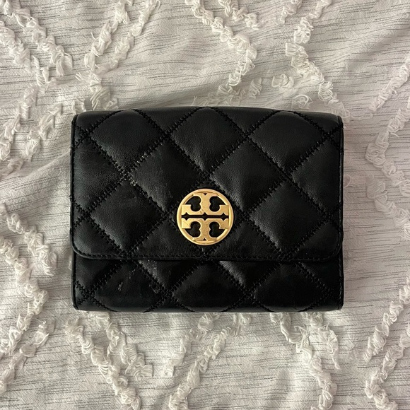Tory Burch Handbags - Tory Burch Quilted Mini Crossbody Bag